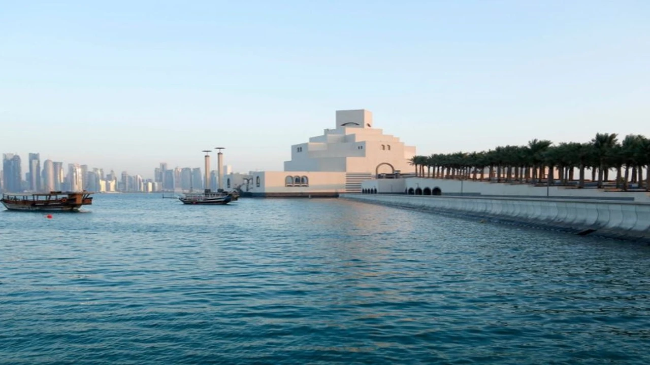 تحذير من الأرصاد بشأن رياح قوية وأمواج عالية في البحر نهاراً